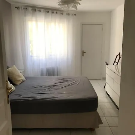 100 M2 Hyper Centre Saint-raphael شقة Saint-Raphaël