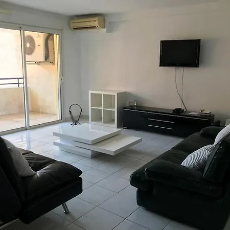 شقة 100 M2 Hyper Centre Saint-raphael *